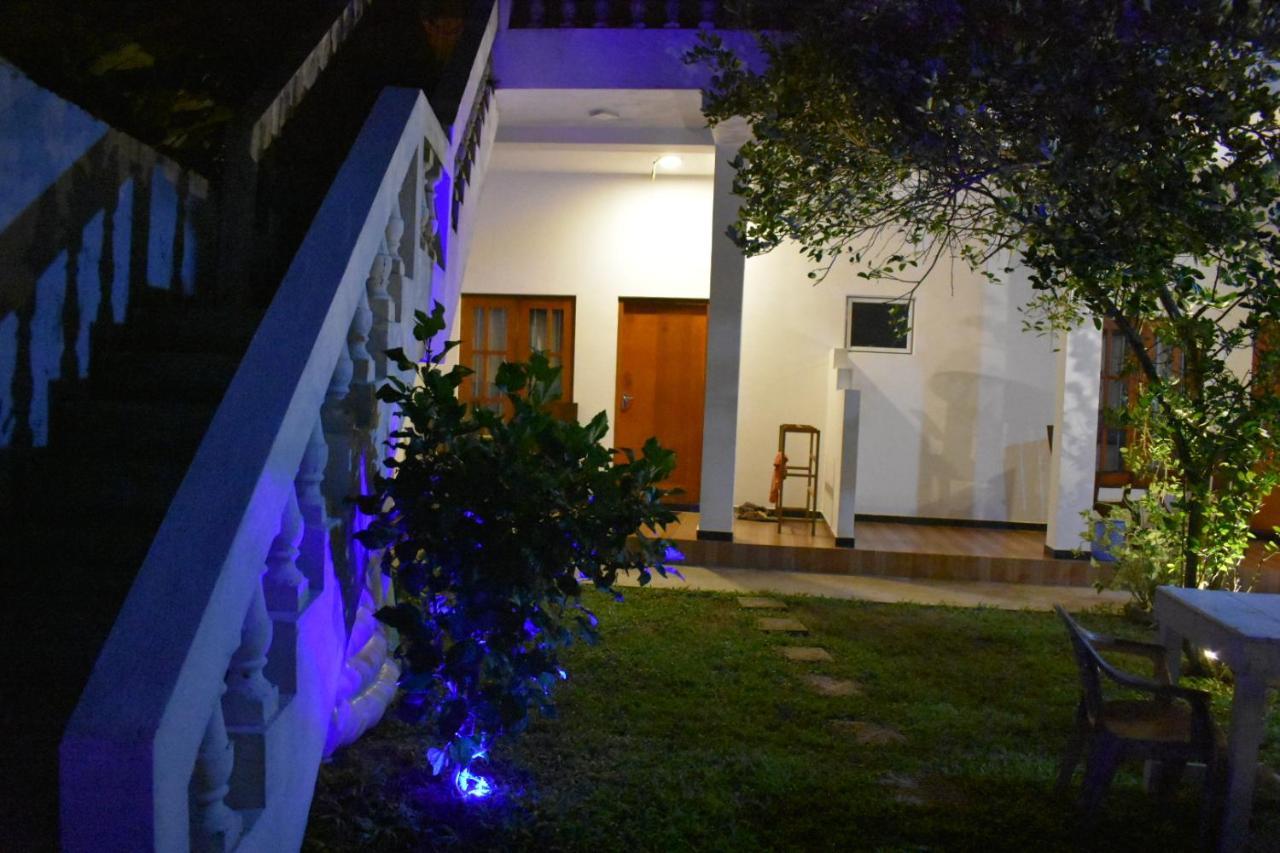 Aroma Guest House Mirissa Exterior foto